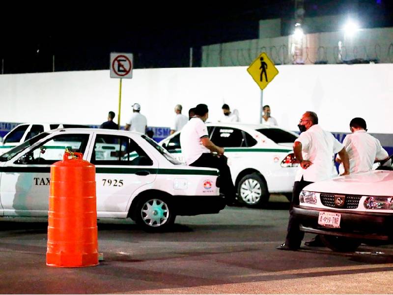 Desangelado festejo del 50 aniversario del Sindicato de taxistas de Cancún