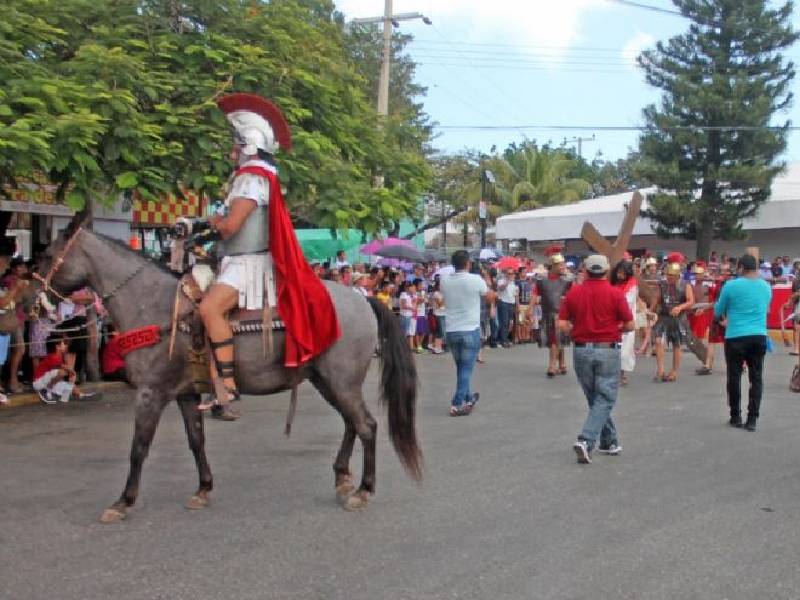 Se prepara asuntos religiosos para viacrucis de semana santa