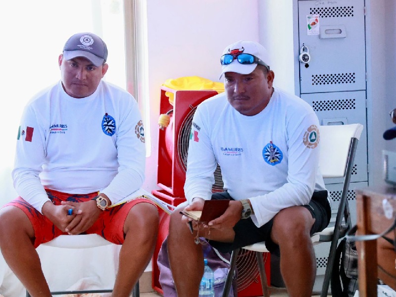 Se capacitan guardavidas de Isla Mujeres en primeros auxilios y seguridad acuática