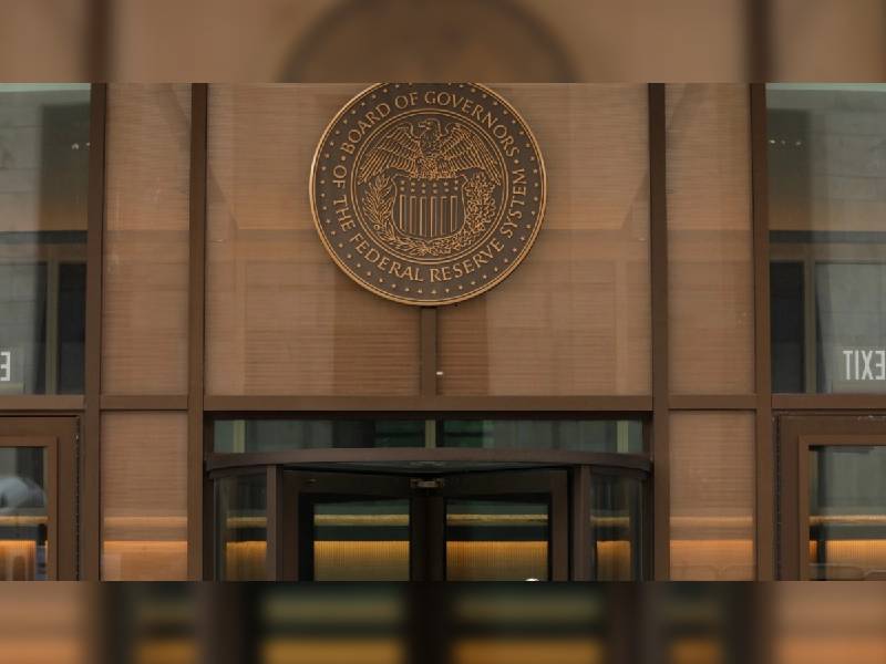 FED lanza chaleco salvavidas por 300 mil millones de dólares