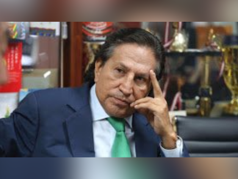 Alejandro Toledo llega a Perú extraditado por EU