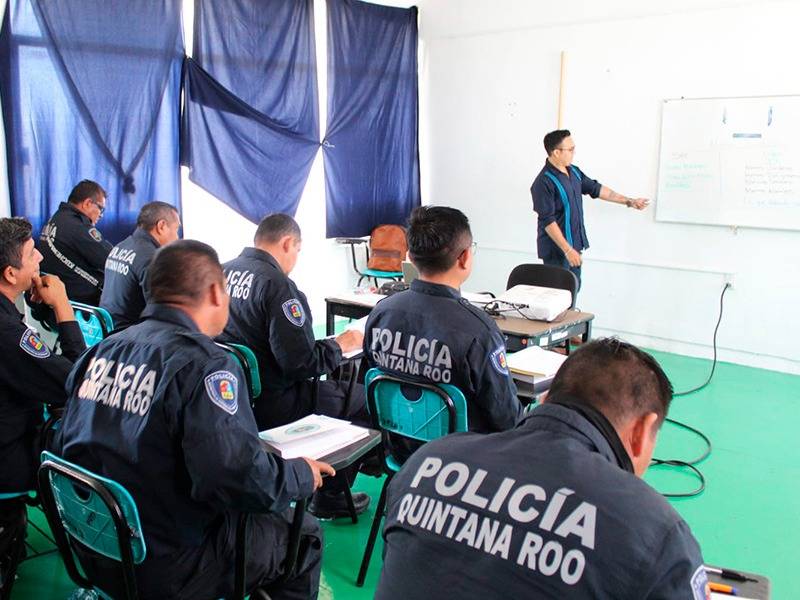 Enseñan a policías a redactar mejores informes