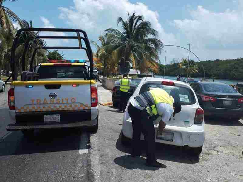 Operativos en la Zona Hotelera para evitar vehículos mal estacionados
