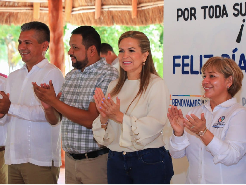 Reconoce Lili Campos labor de educadoras en su día