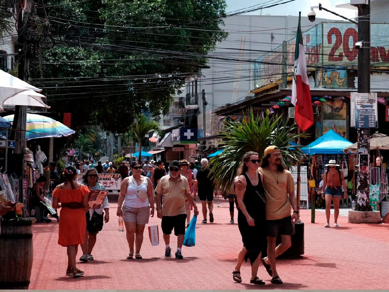 Disminuye el gasto promedio de los turistas nacionales y extranjeros