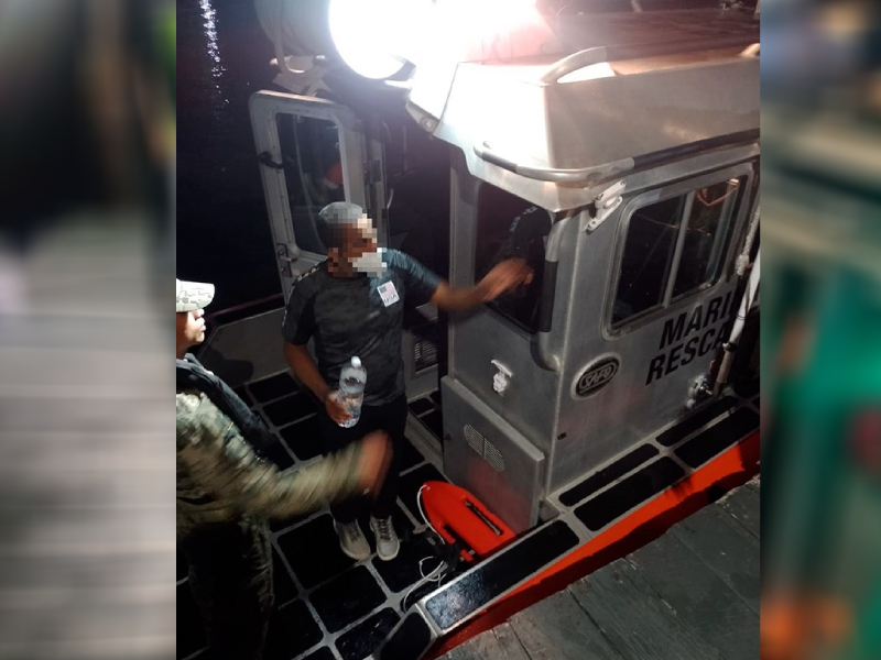La Marina rescata a 34 extranjeros en aguas de Isla Mujeres