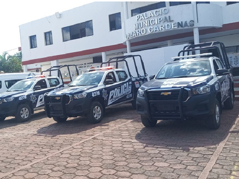 Entregan patrullas en Lázaro Cardenas