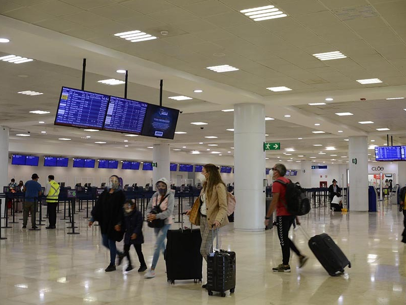 El aeropuerto de Cancún, con 550 vuelos y una conexión con 22 países