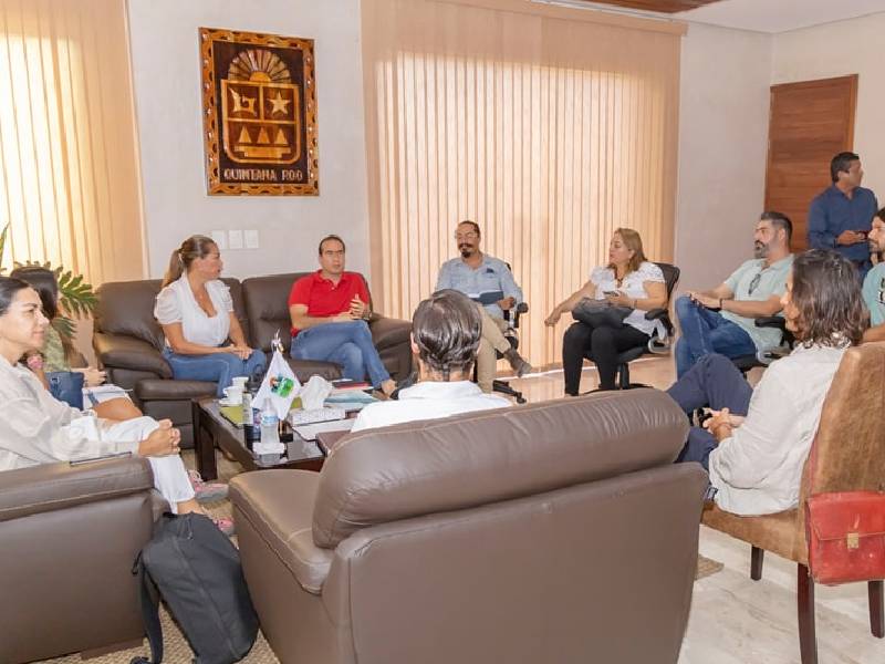 Organizaciones civiles se reunen con el alcalde Diego Castañon