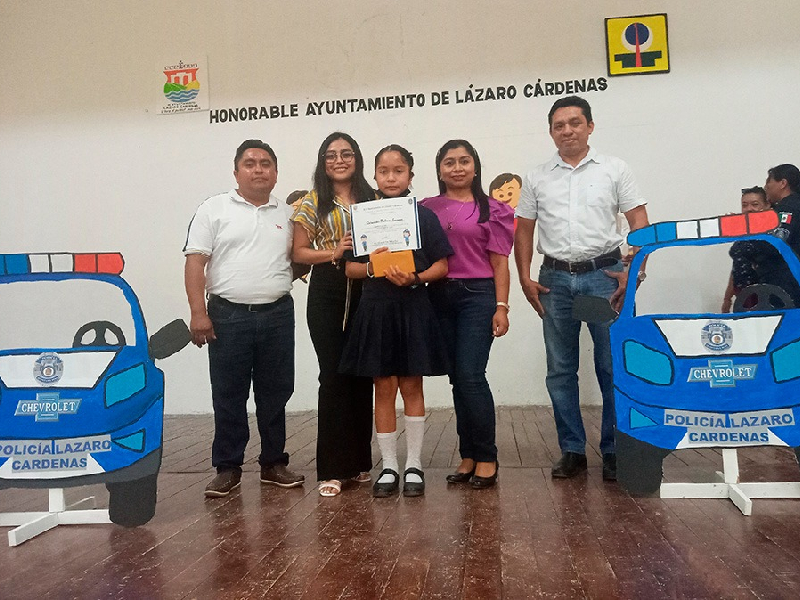 Niña gana concurso para ser "Policía por un Día" en L. Cárdenas