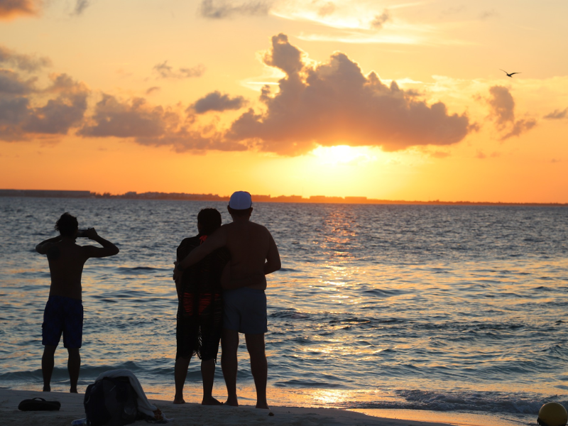 Clima Quintana Roo día soleado con probabilidad de lluvia