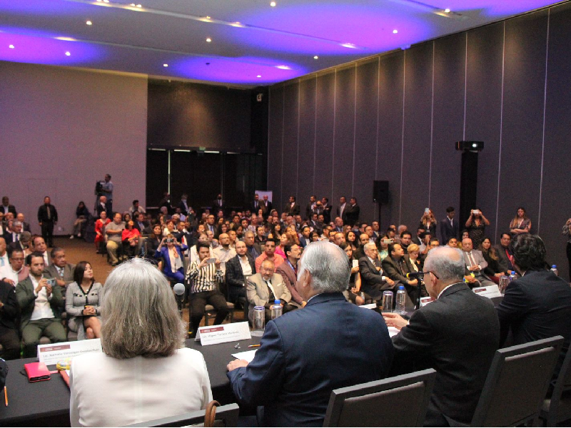 Sectur entrega avales y reconoce a 142 guías de turistas