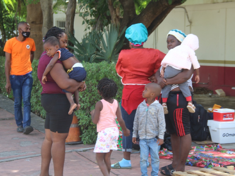 Rechazan que migrantes puedan emplearse en sector turístico