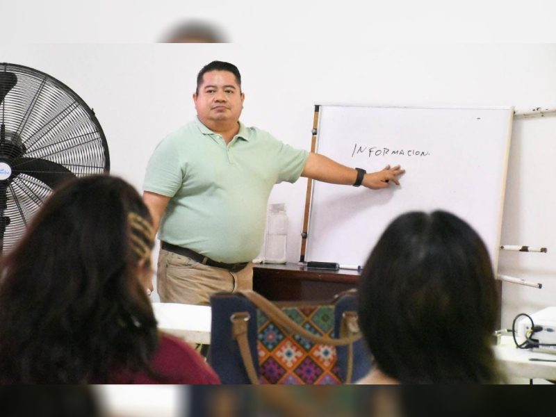 Capacitación a personal del Ayuntamiento de OPB para brindar mejor servicio