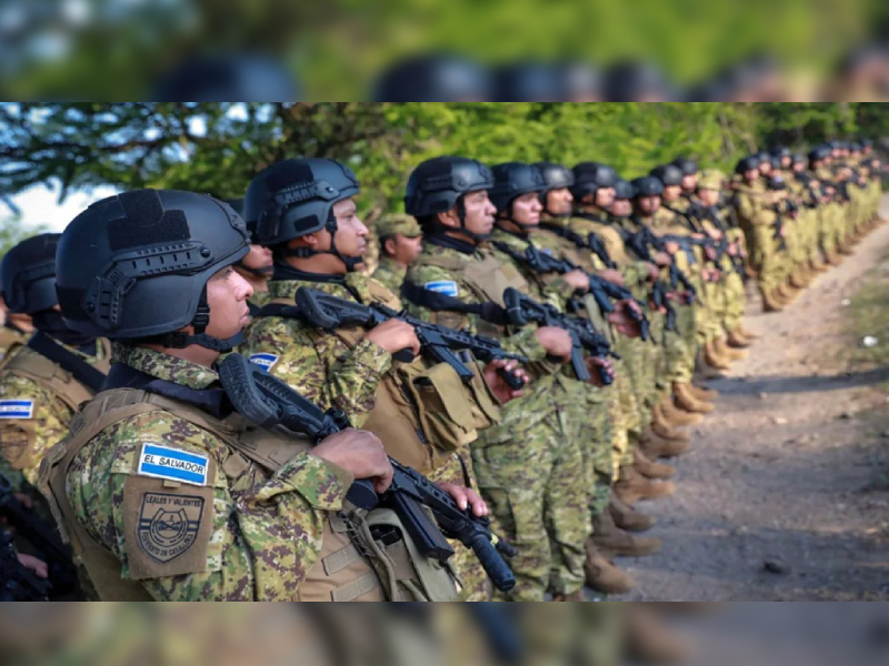 Bukele impone cerco militar en ciudad donde mataron a policía