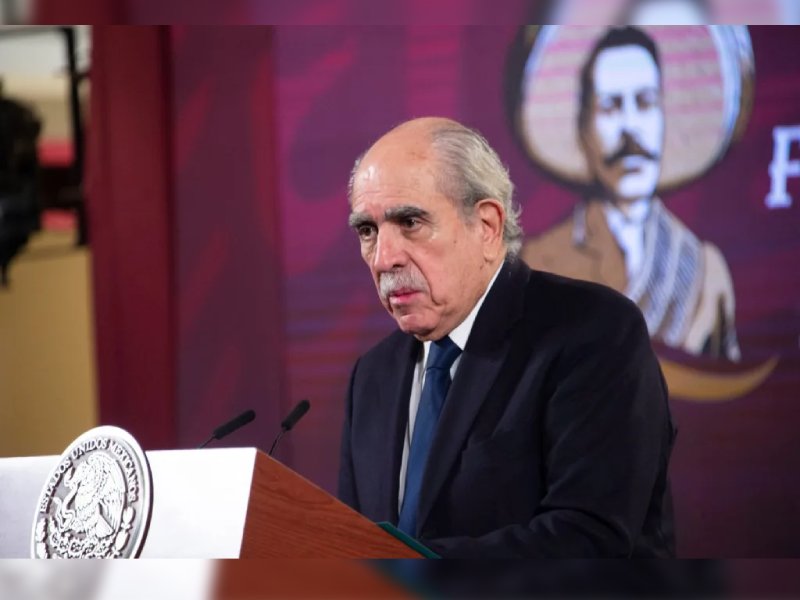 Pablo Gómez exhibe contratos por exfuncionarios de Calderón y Peña Nieto con Genaro García Luna