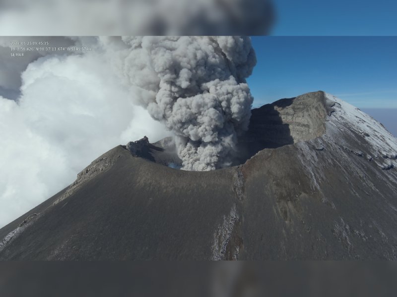 Video. Evalúan cráter de Don Goyo con un dron