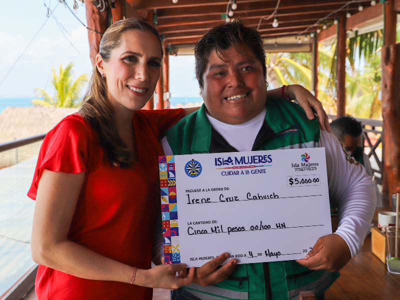 Reconoce Atenea Gómez a personal de Protección Civil y Cuerpo de Bomberos