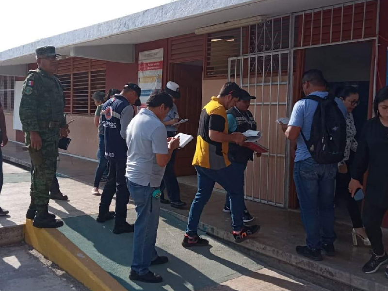 Revisan situación de planteles escolares usados para refugios