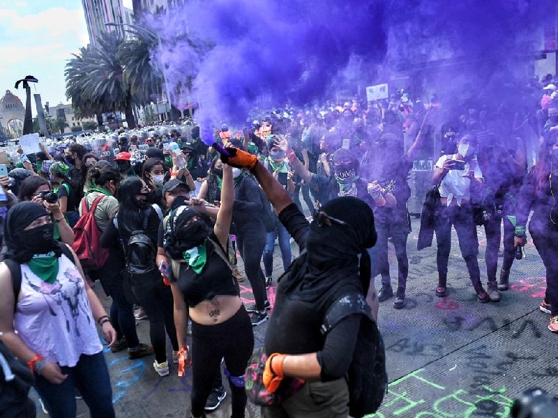 Violencia en movilizaciones le ha quitado fuerza al feminismo: AMLO