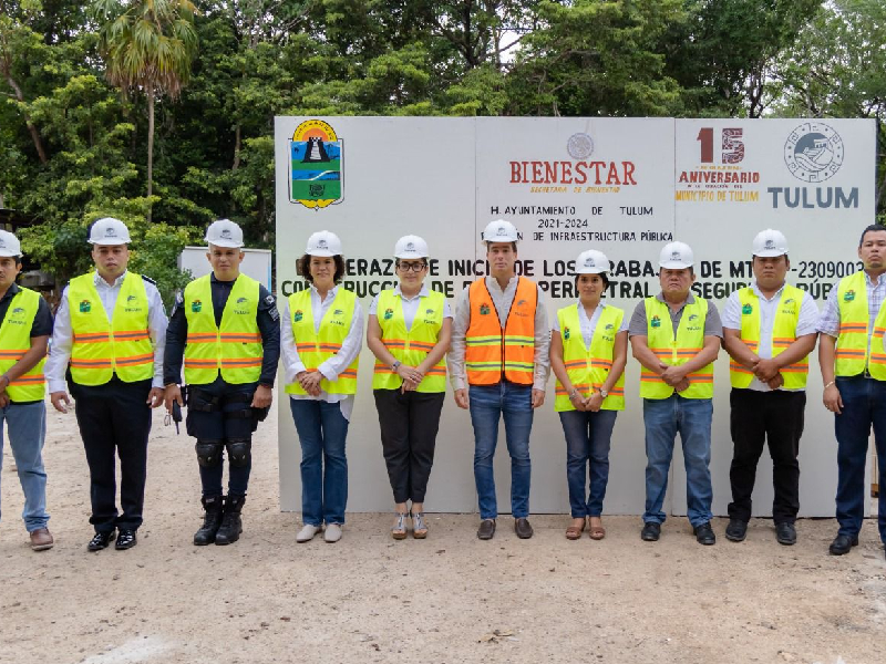 El presidente municipal de Tulum, Diego Castañón Trejo acompañado de su Cabildo, encabezó este lunes el banderazo de inicio de dos importantes obras, se trata de la Segunda Etapa del Centro de Asistencia Social (CAS)