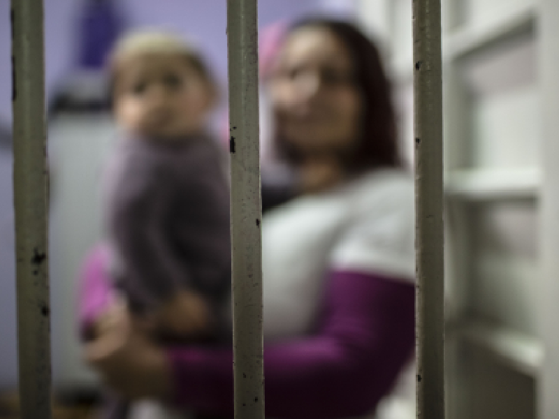 En espera de juicio, más de 100 reclusas