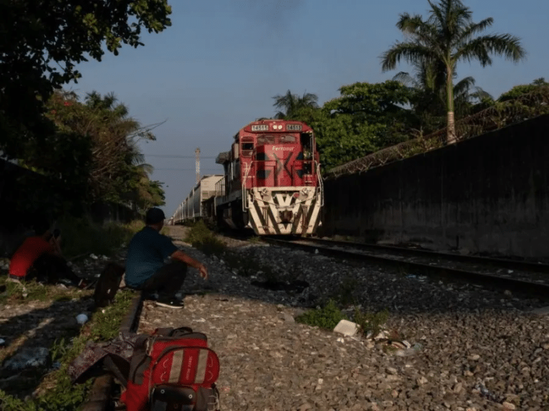 Gobierno y Ferrosur acuerdan extensión de concesión hasta 2056