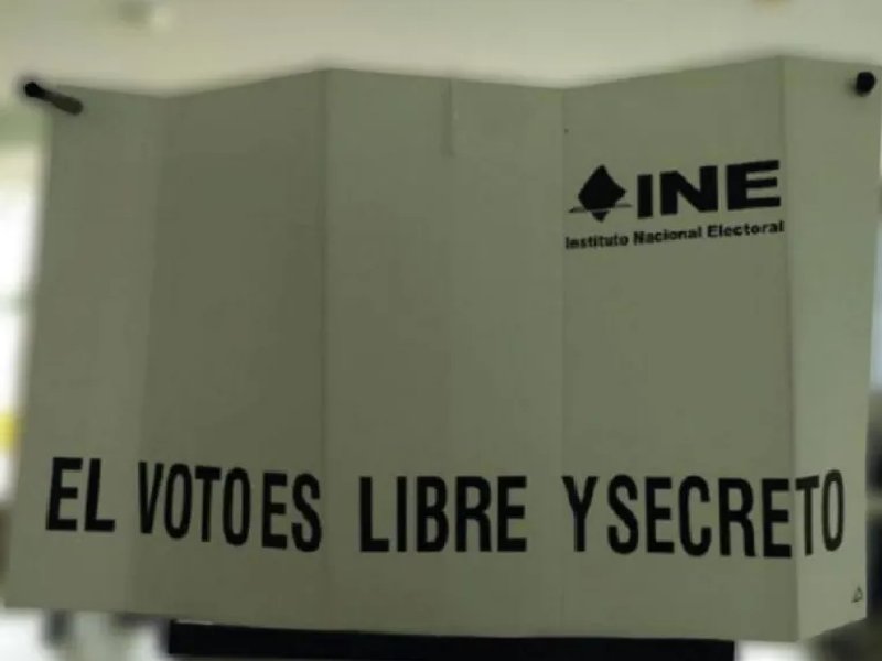 Llama AMLO a voto libre y “toma tu Champotón”