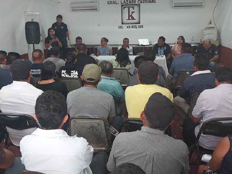 Funcionarios fortalecen conocimientos cívicos
