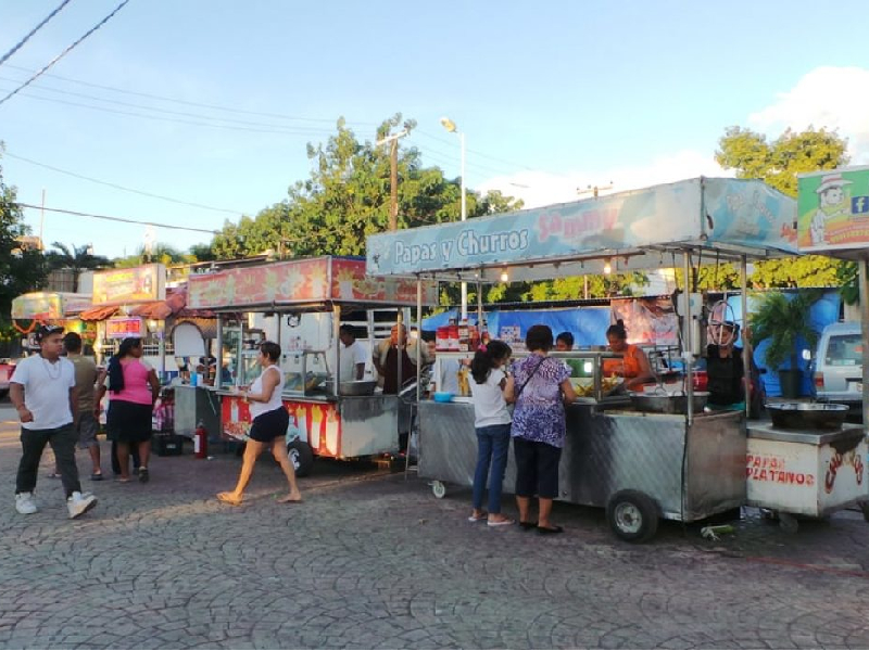 Reconocen saturación de vendedores en Las Palapas