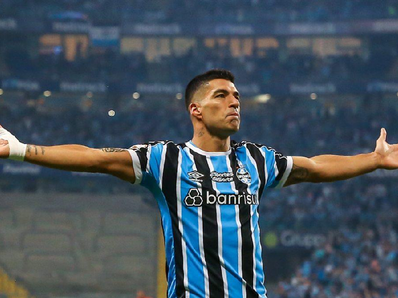 Desmienten versiones sobre retiro de Luis Suárez