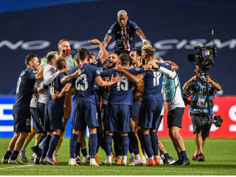 Se acerca el nuevo técnico del PSG