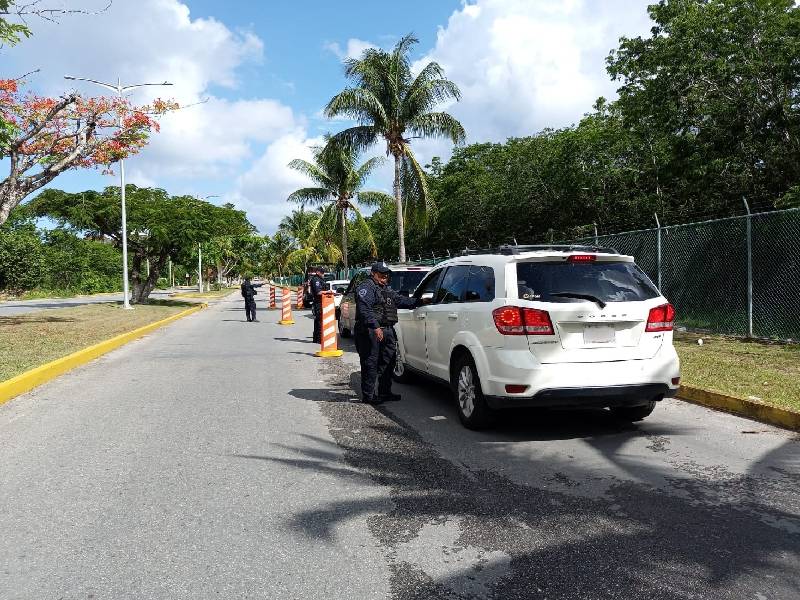 Instalan retén en Cozumel