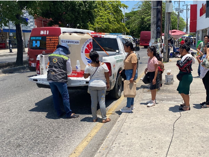 Refuerza Ana Paty Peralta prevención por golpe de calor