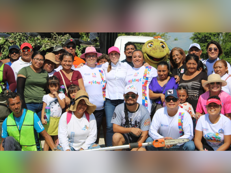 Atenea Gómez encabeza jornada de Limpiatón con atención médica