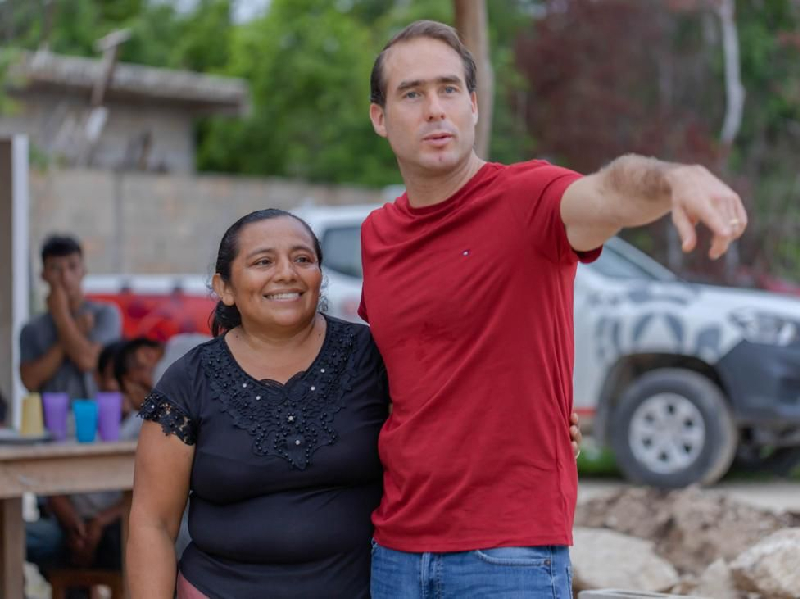 Diego Castañón cumple al acercar servicios a familias