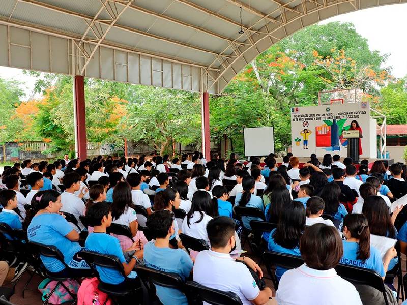 Concientizan a niños de zona maya sobre los peligros de consumir drogas