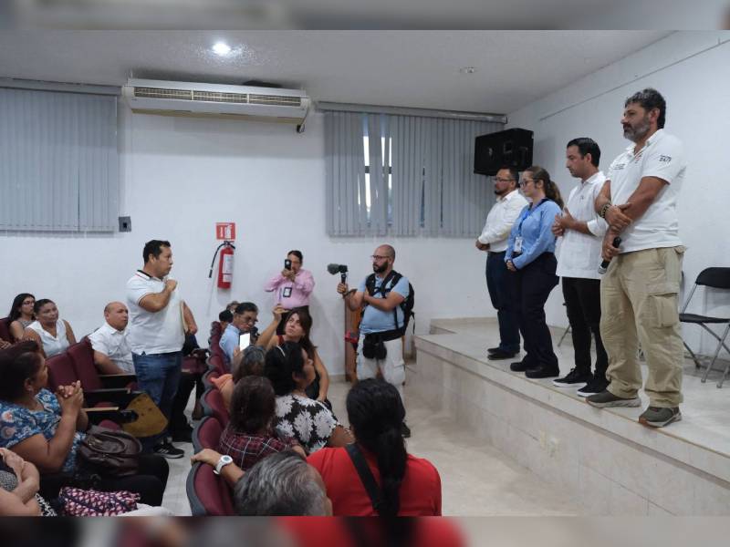 Ana Paty realiza el primer encuentro con comités vecinales y Aguakan