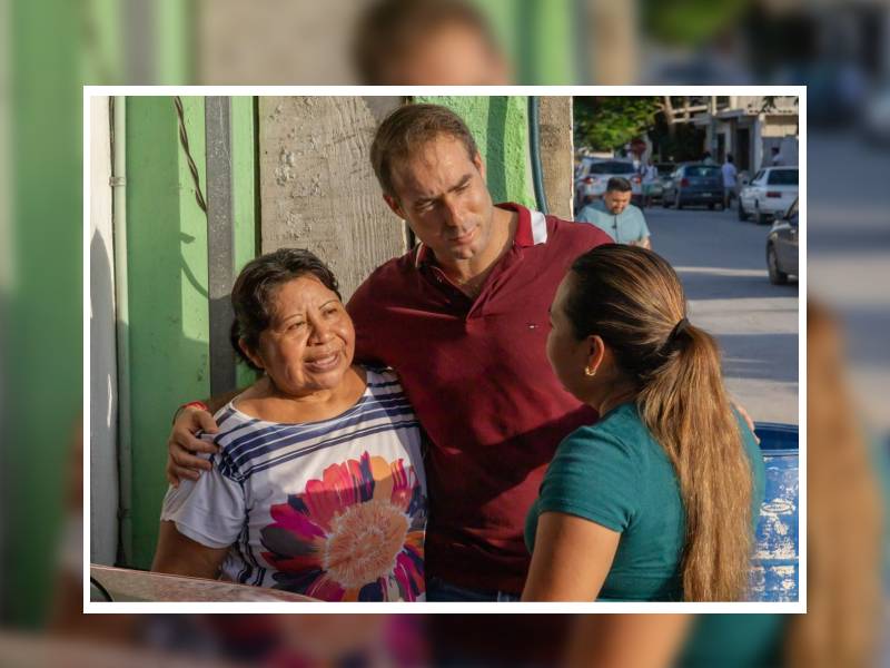 Diego Castañón visita y escucha a vecinos de la colonia Centro