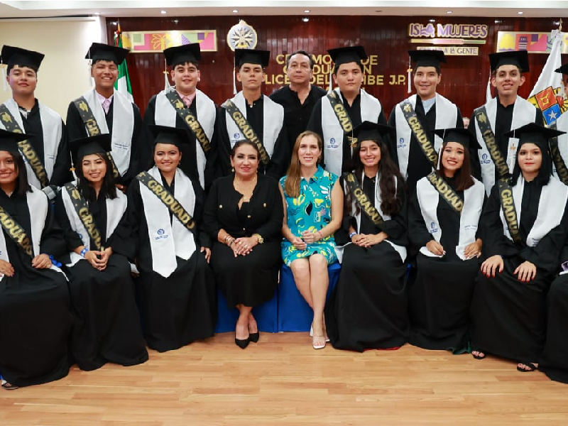 Atenea Gómez Ricalde, amadrina a la Generación 2020-2023 de secundaria del Liceo del Caribe Jean Piaget