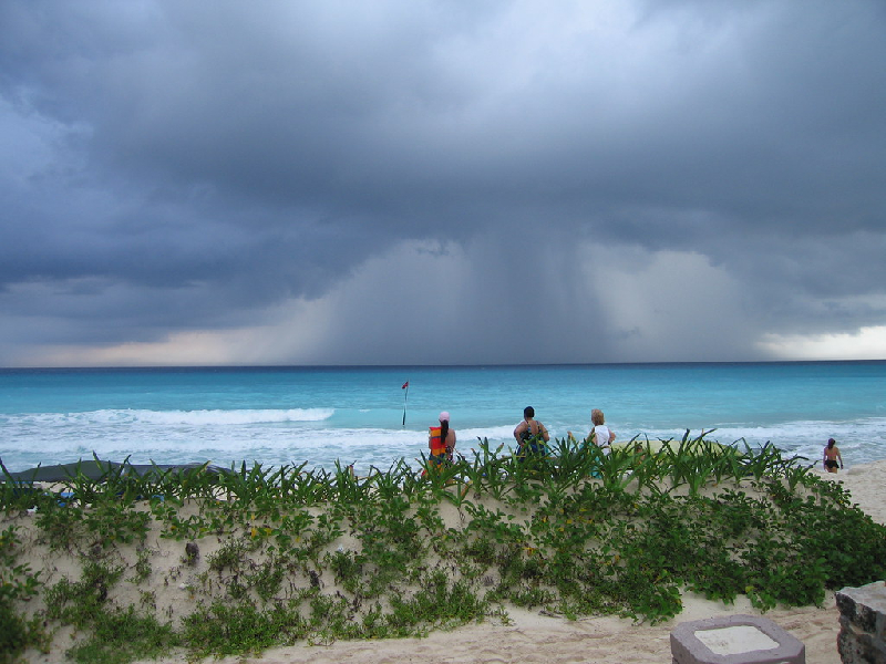 Traerá onda tropical granizo y turbonada