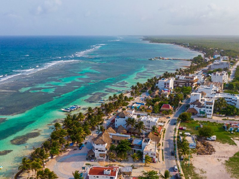 Inicia asueto veraniego sin sargazo en Mahahual