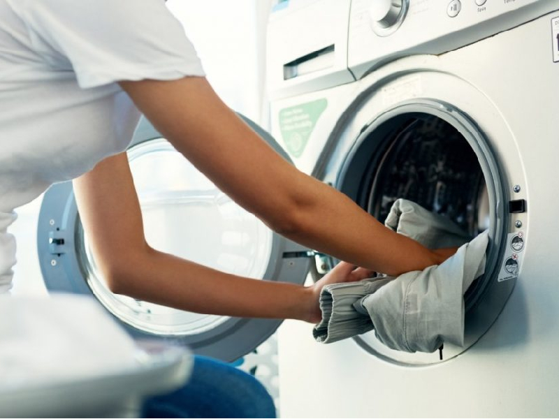 ¡Mantente limpio! Tips para remover manchas de grasa