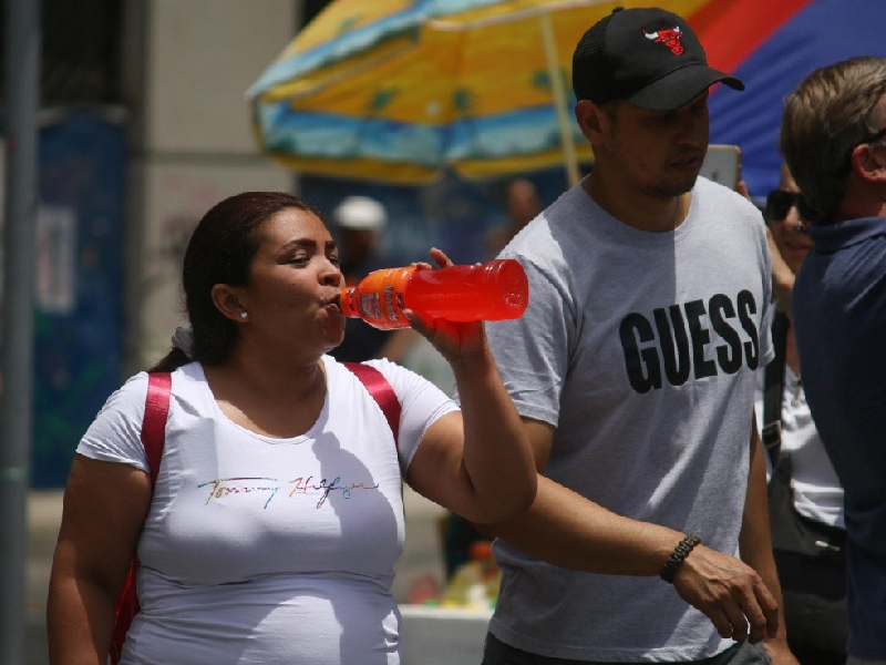 Suman 5 fallecidos por golpe de calor