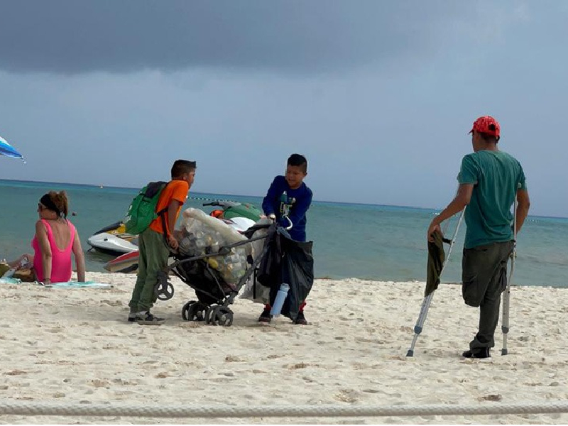 Evitarán que niños trabajen o pidan dinero en la calle o playas de Solidaridad
