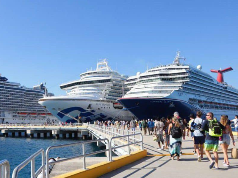 Cruceros descargan basura en muelle de Cozumel