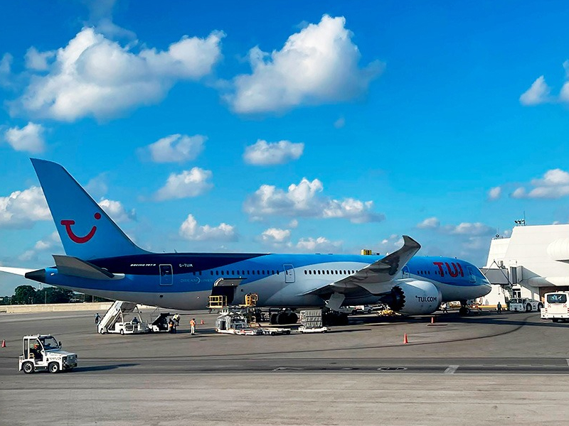 El aeropuerto arranca la semana con 552 operaciones