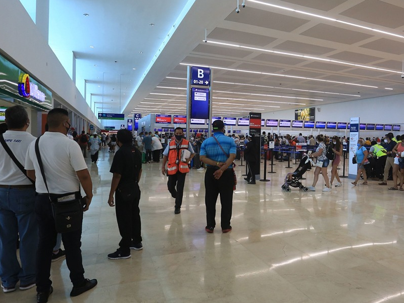 Extranjeros optan por volar al edén turquesa