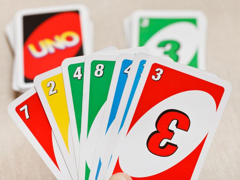 Gana dinero jugando UNO