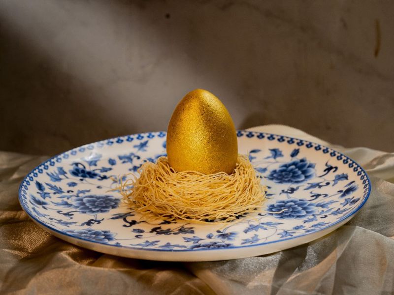 Nicoletta golden.
